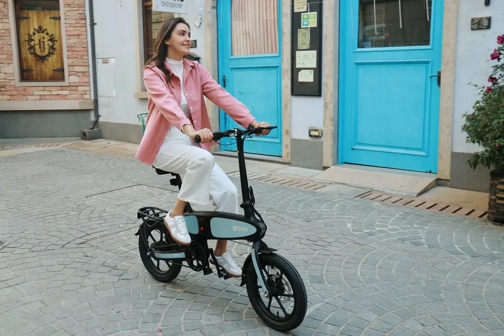 Bici elettrica DYU C2 blu con telaio in alluminio, 250W, 25km/h