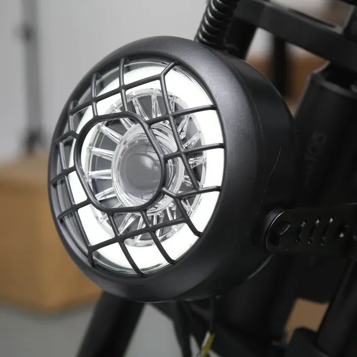Emoko C93 colore nero con doppio motore 2000W e batteria 23Ah