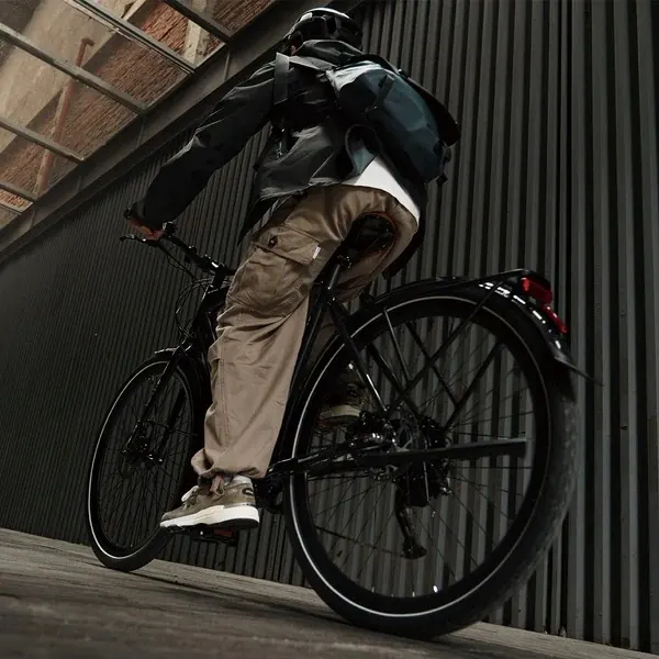 FAFREES 700C adatto a ciclisti da 175 a 210 cm.