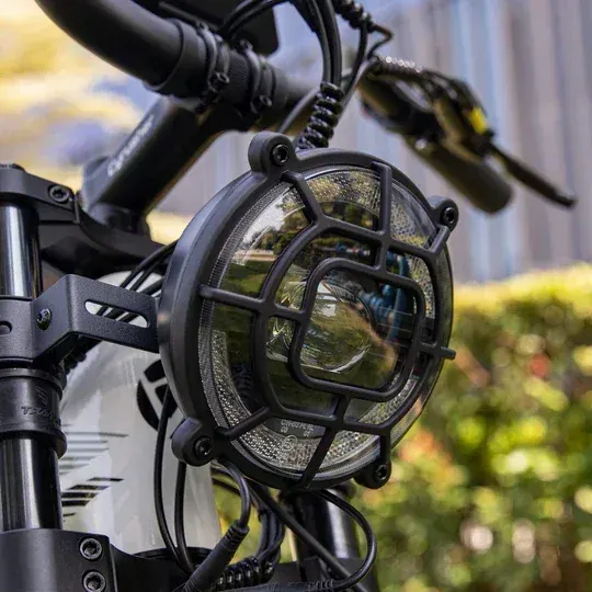 Cyrusher Ranger 2.0, ciclista su sentiero sterrato con sospensione posteriore ad aria