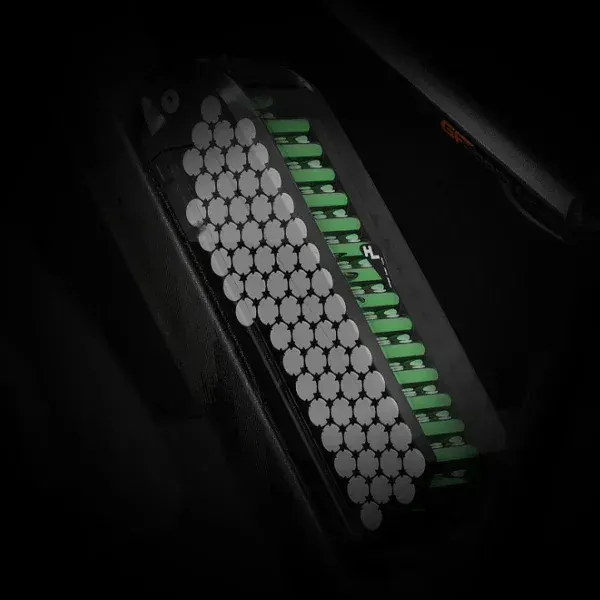 Display LCD S700 della Gogobest GF600 Plus, con velocità e livello di batteria, sul manubrio.