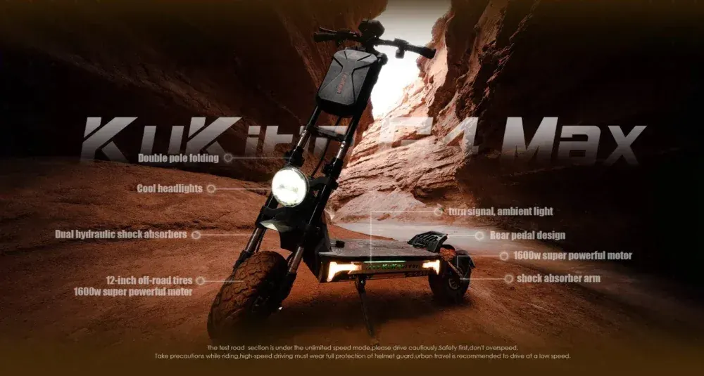 Display digitale del Kukirin G4 Max, con velocità e batteria ben visibili.