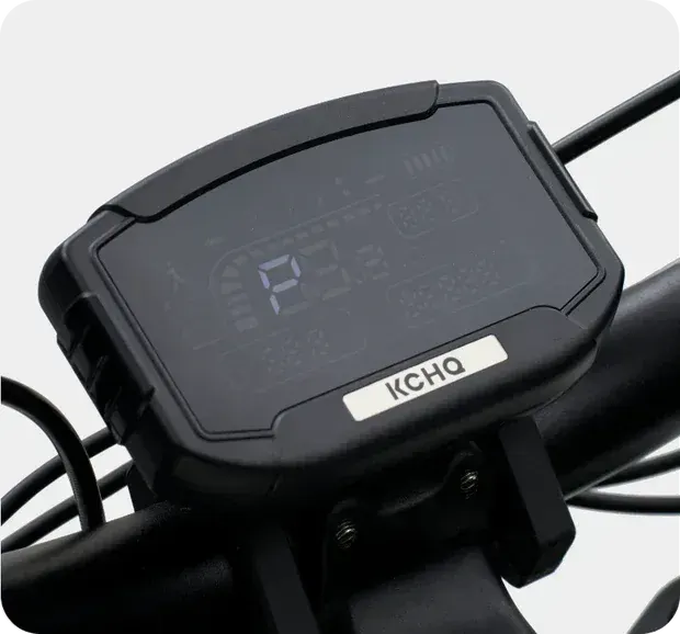 Freni a disco idraulici anteriori e posteriori del Riding Time GT53, con pinze robuste.